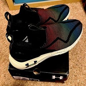 Under Armor Mens 11.5 HOVR phantom pride shoes